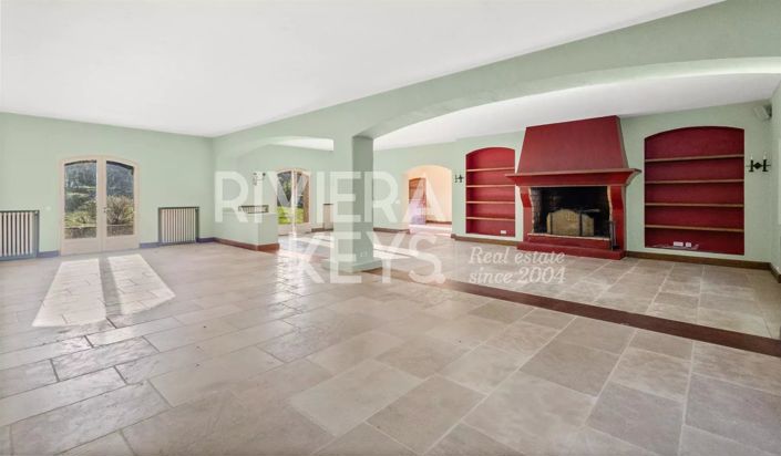 Image No.5-9 Bed House for sale