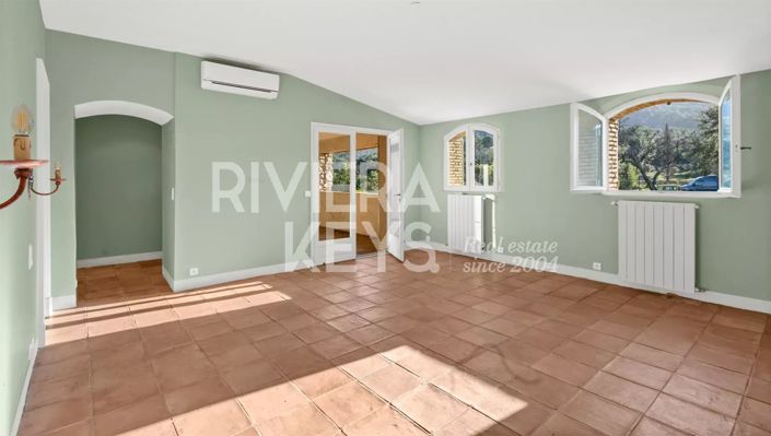 Image No.7-9 Bed House for sale