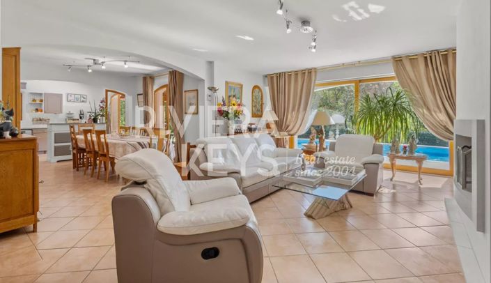 Image No.7-House for sale
