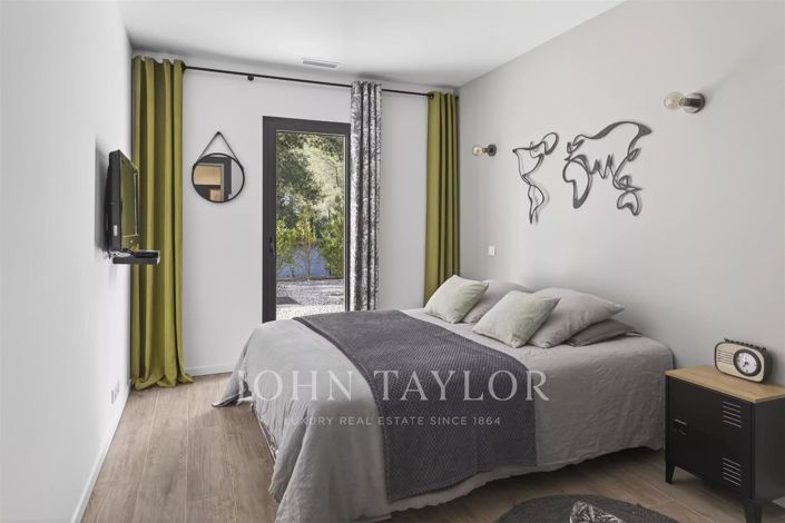 Image No.10-4 Bed House for sale
