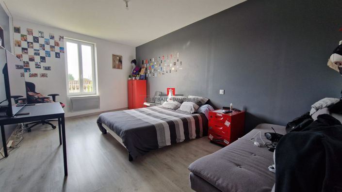 Image No.9-6 Bed Property for sale