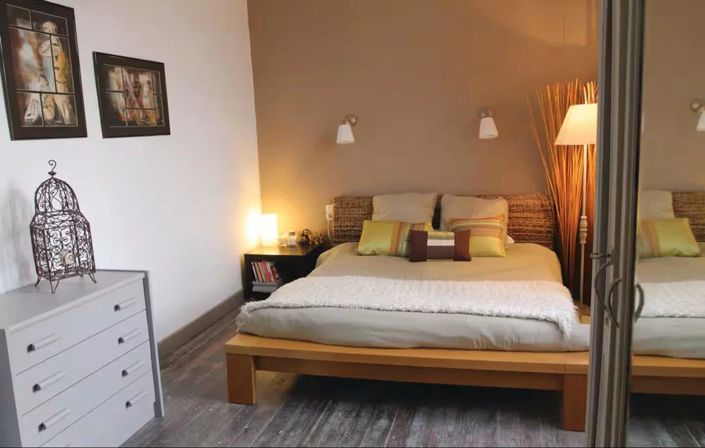 Image No.8-5 Bed House for sale