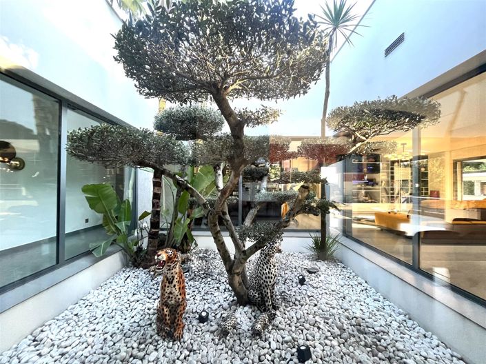 Image No.14-4 Bed House for sale