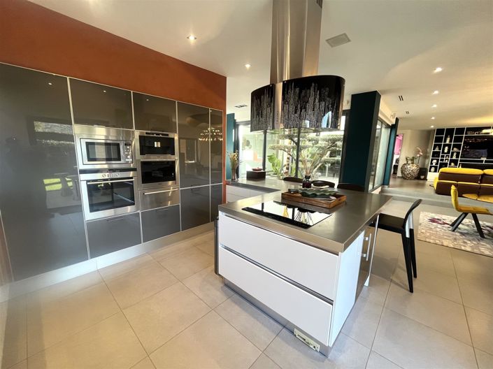 Image No.20-4 Bed House for sale