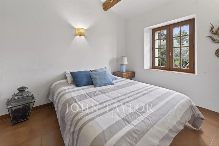 Image No.8-4 Bed House for sale