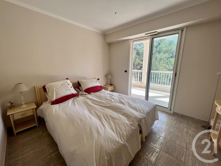 Image No.11-3 Bed Apartment for sale