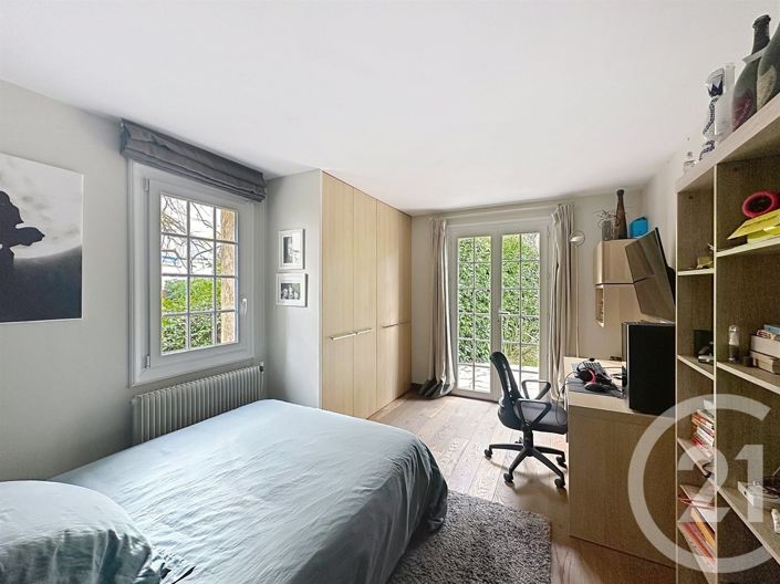 Image No.10-2 Bed House for sale