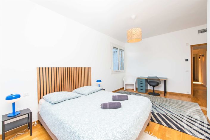 Image No.11-6 Bed House for sale