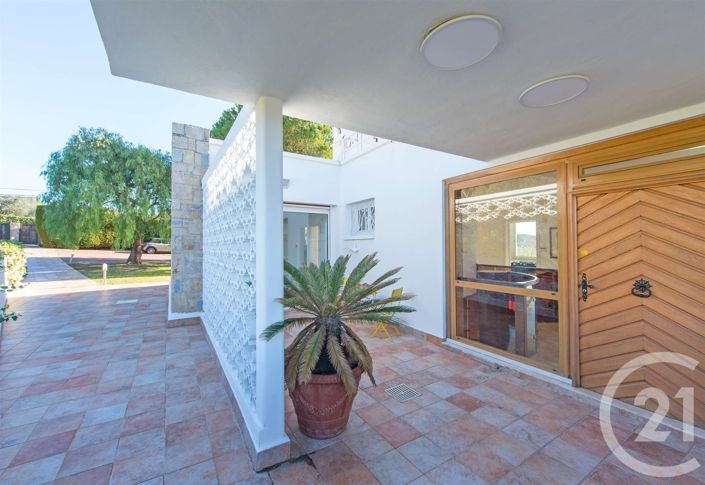 Image No.19-6 Bed House for sale
