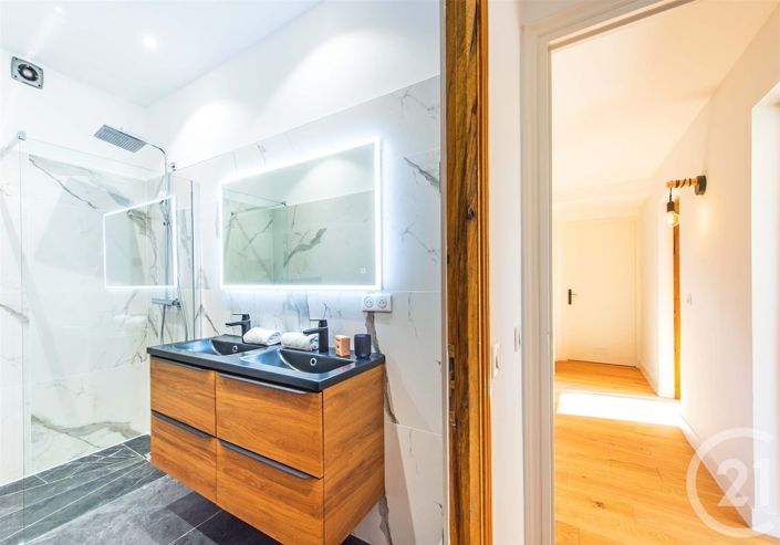 Image No.21-6 Bed House for sale
