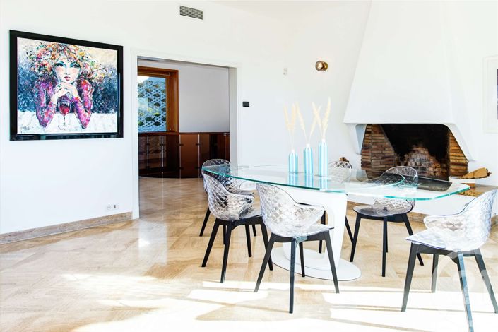 Image No.24-6 Bed House for sale