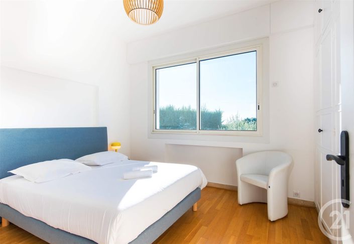 Image No.27-6 Bed House for sale