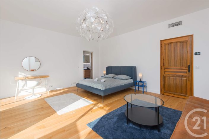 Image No.28-6 Bed House for sale