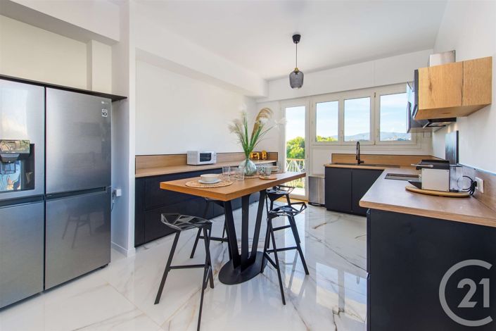 Image No.32-6 Bed House for sale