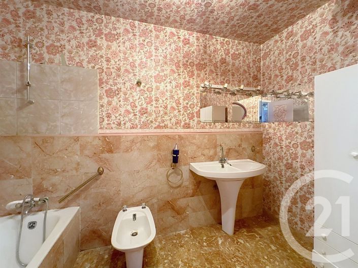 Image No.13-3 Bed Apartment for sale