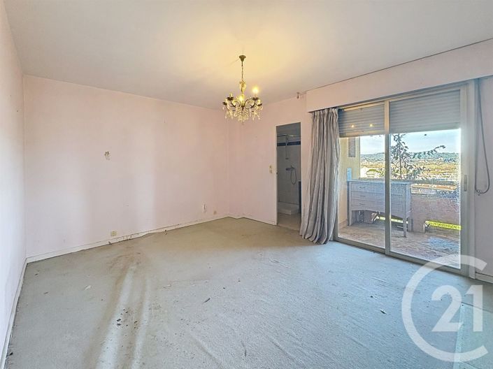 Image No.15-3 Bed Apartment for sale