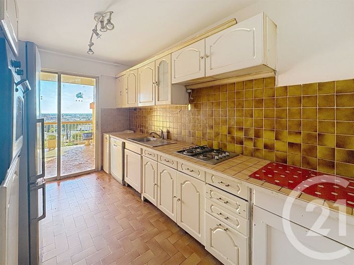 Image No.7-3 Bed Apartment for sale