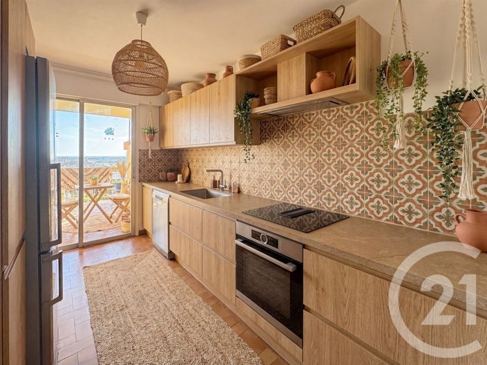 Image No.8-3 Bed Apartment for sale