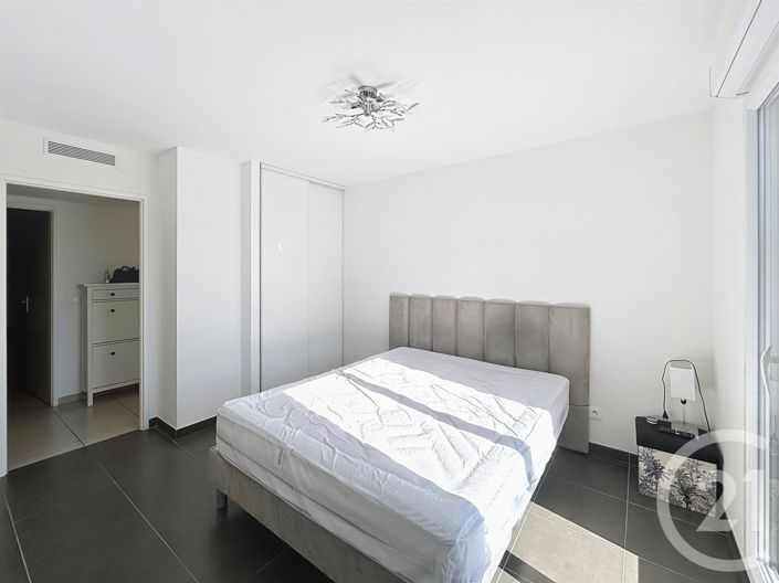 Image No.14-3 Bed Apartment for sale