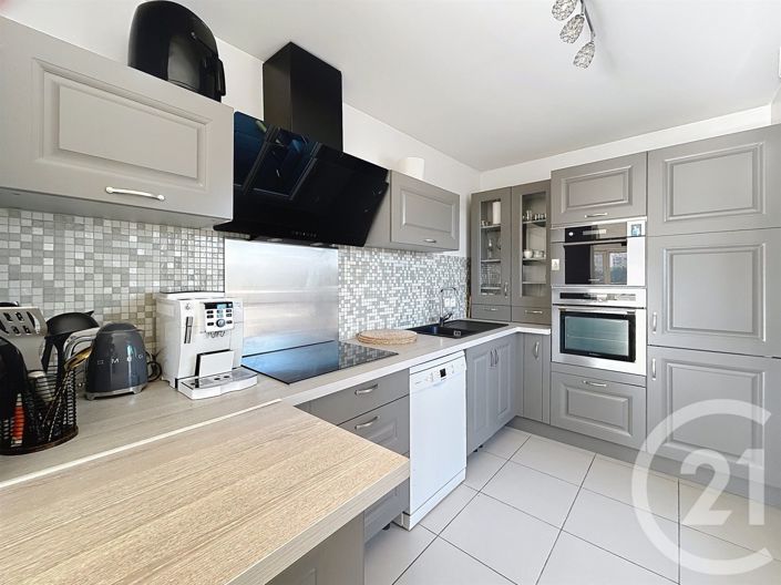 Image No.7-3 Bed Apartment for sale