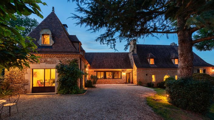Image No.2-4 Bed House for sale