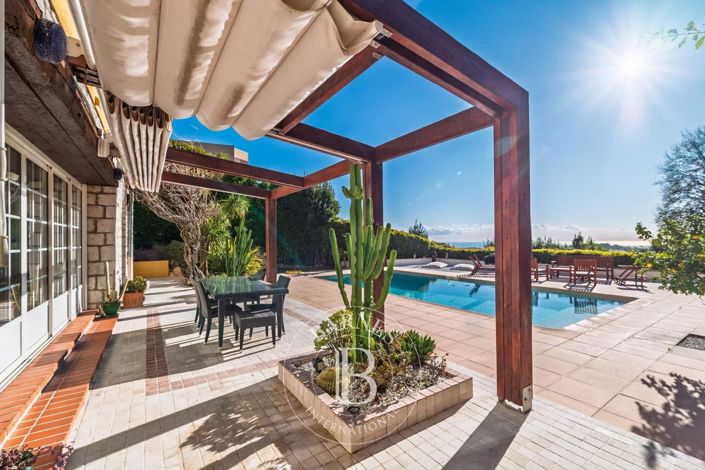 Image No.14-8 Bed House for sale