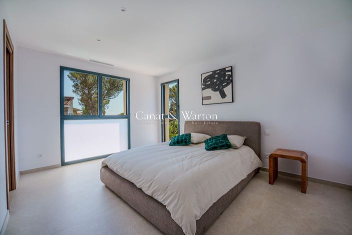 Image No.5-Propriété de 4 chambres à vendre à Saint-Raphael