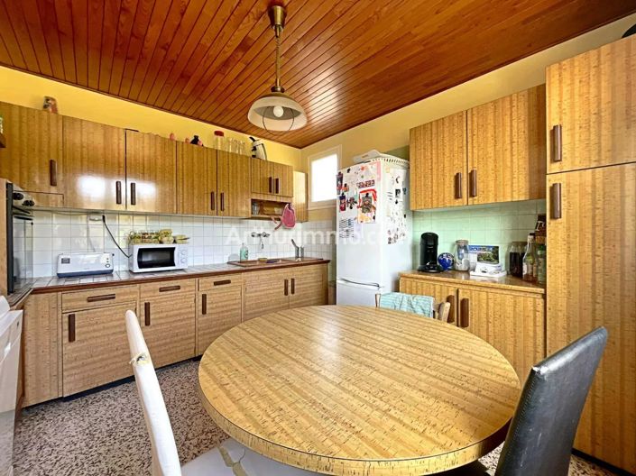 Image No.8-3 Bed House for sale