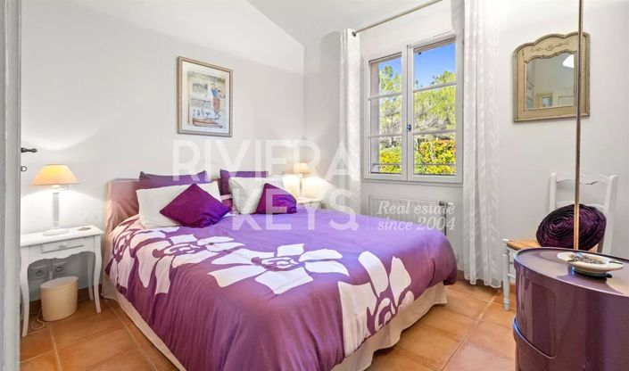 Image No.10-3 Bed House for sale