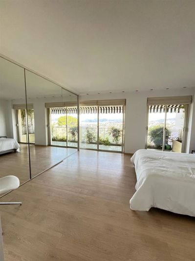 Image No.8-3 Bed Apartment for sale