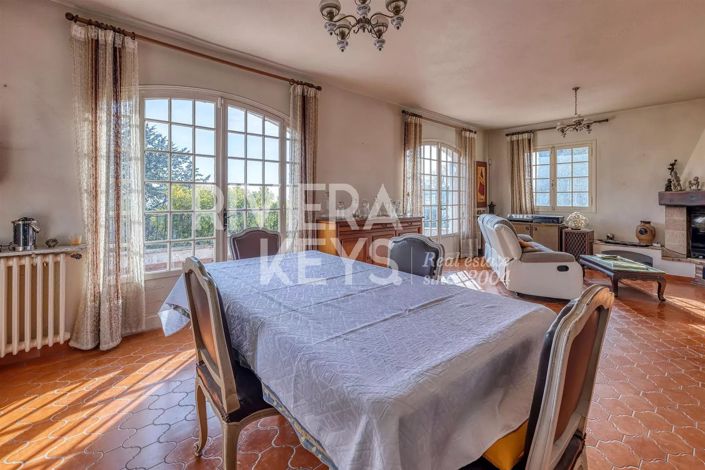 Image No.10-5 Bed House for sale