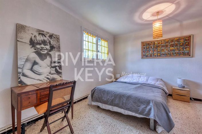 Image No.26-5 Bed House for sale