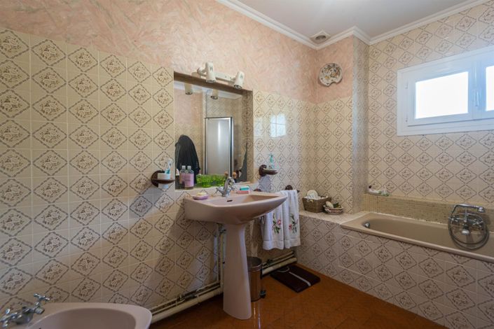 Image No.15-4 Bed House for sale