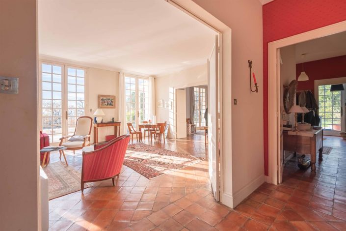 Image No.7-5 Bed House for sale