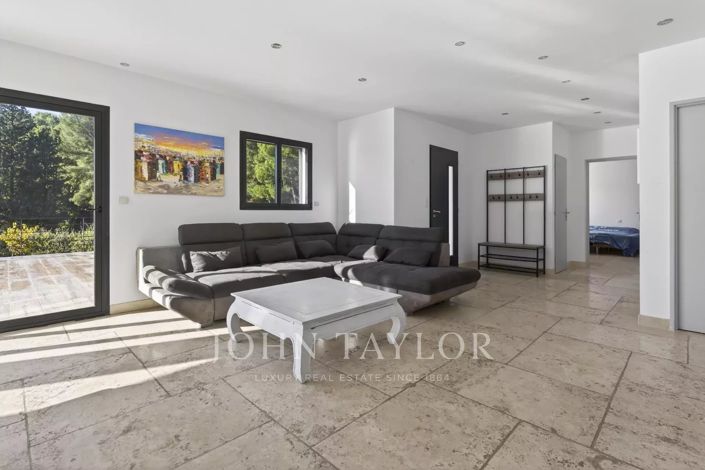Image No.7-4 Bed House for sale