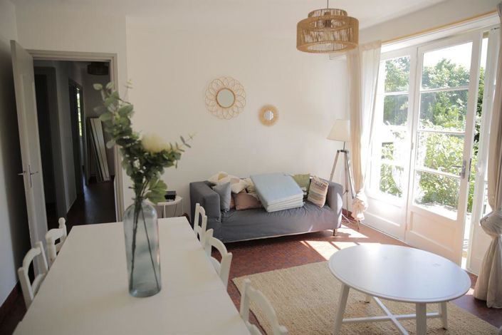 Image No.2-4 Bed House for sale