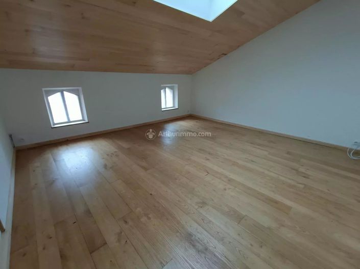 Image No.11-6 Bed House for sale