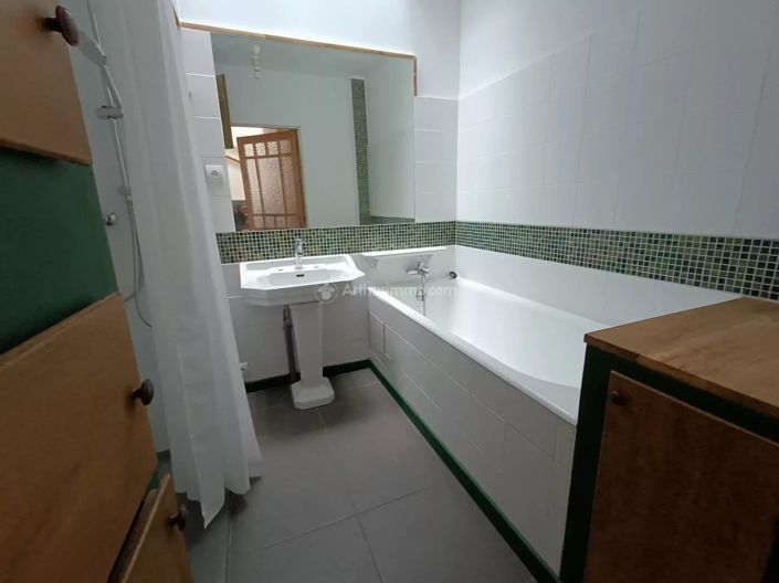 Image No.7-6 Bed House for sale