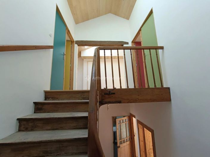 Image No.9-6 Bed House for sale