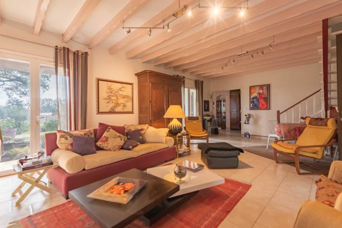 Image No.3-5 Bed House for sale