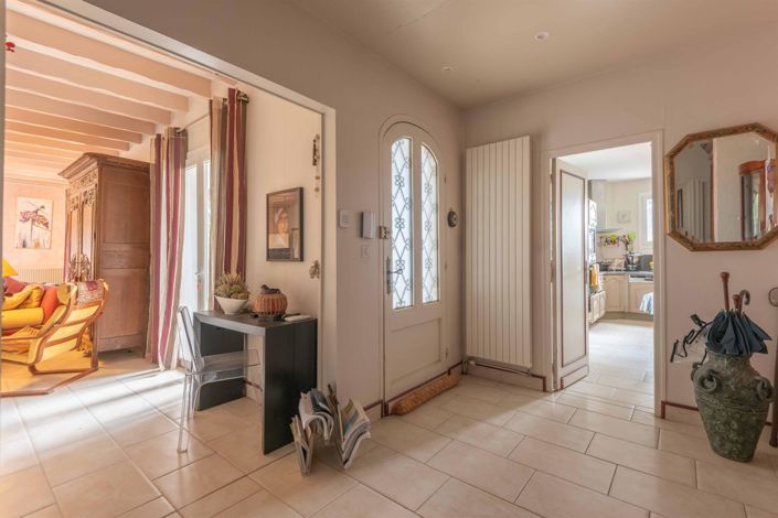 Image No.6-5 Bed House for sale