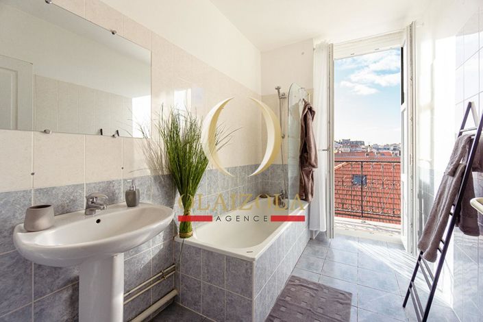 Image No.17-4 Bed Apartment for sale