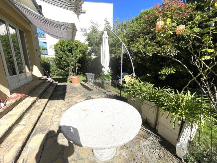 Image No.10-4 Bed House for sale