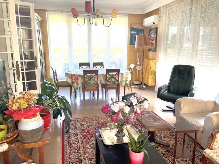 Image No.2-4 Bed House for sale