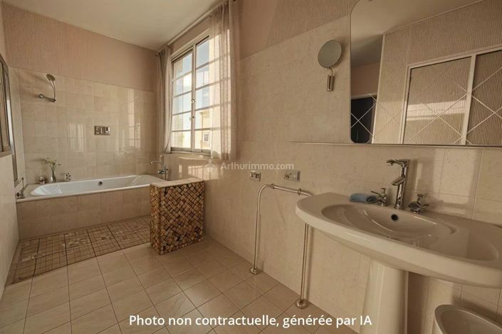 Image No.13-3 Bed House for sale