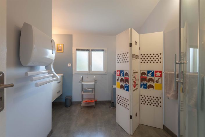 Image No.17-5 Bed House for sale