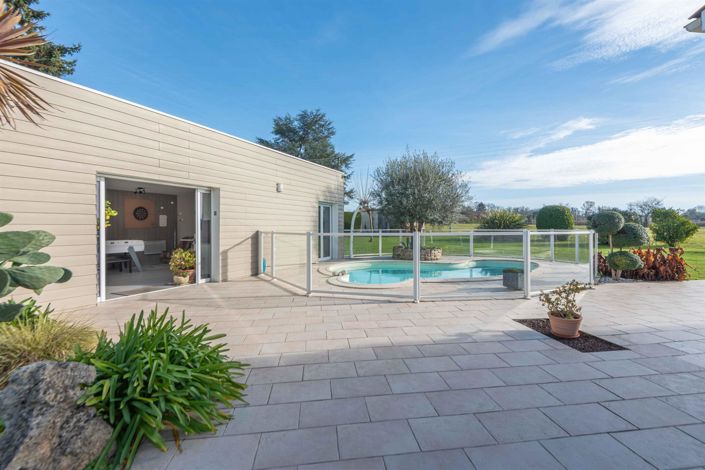 Image No.18-5 Bed House for sale