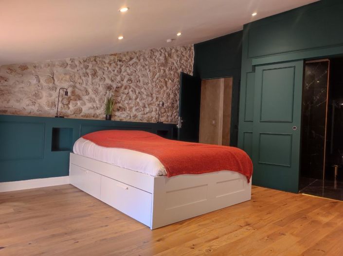 Image No.10-3 Bed House for sale