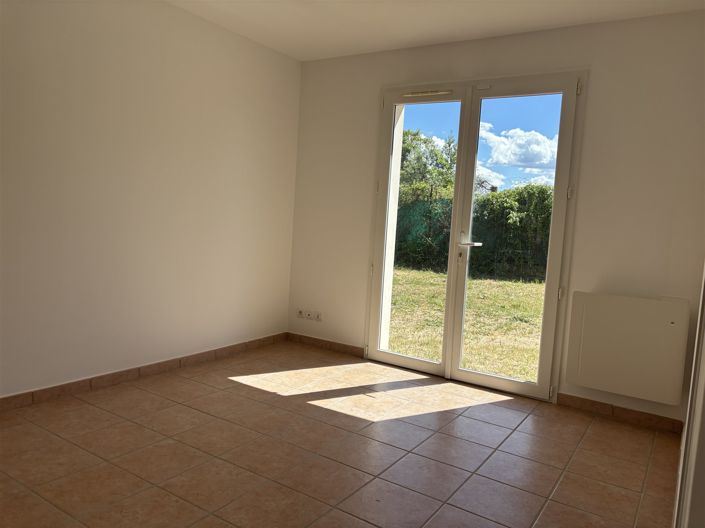 Image No.10-3 Bed House for sale