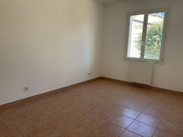 Image No.12-3 Bed House for sale